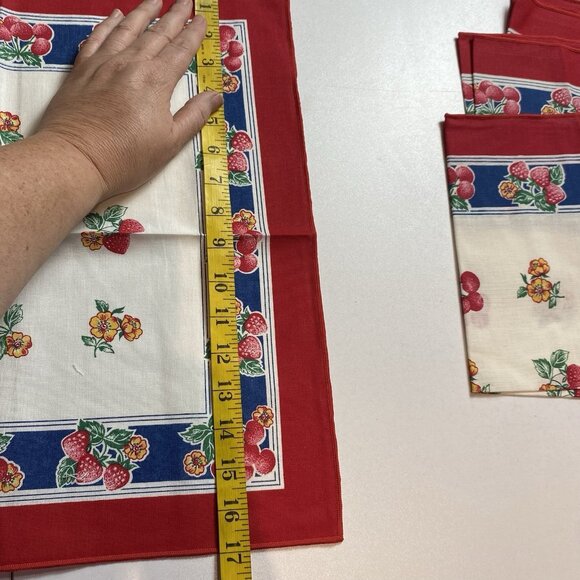 Vtg Bardwil Round Tablecloth & Napkin Set Fruit Strawberries Cherries Cotton NEW - Picture 14 of 14